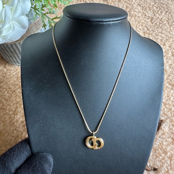 💯Authentic Dior Necklace - Picture 1 of 6